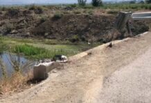 Aksident në Korçë/ “Audi” humb kontrollin e bie nga ura, ndërron jetë pasagjeri