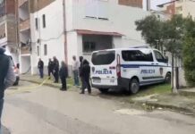 Gruaja hidhet nga kati i pestë me djalin një vjeç/ Ndërrojnë jetë të dy