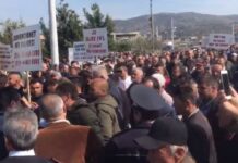 Fermerët e Lushnjës në protestë, forca të shumta policie zbresin në terren