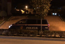 Konflikti degradon në plagosje me armë në Tiranë