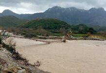 Nisin përmbytjet/ Del lumi në Fier e Vlorë, nën ujë disa fshatra