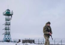 Ukrainasit në kufi hartojnë plane në rast lufte me Rusinë