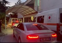 3 vajzat në Korçë konsumuan karamelet e gjetura pranë koshit të mbeturinave: 2 prej tyre në gjendje të rënduar