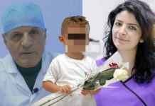 Zbardhet dosja hetimore e vdekjes së 3-vjeçarit Brian Spahiu/ Prindërve iu tha se do bënin vetëm dy dhëmbë dhe e futën në ndërhyrje pa grafi