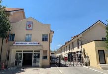 Kukës/ 49-vjeçari hedh benzinë brenda dyqanit të kompanisë celulare, kërcënon punonjësit