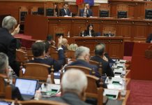 “Pse e keni shpallur të paprekshëm Edi Ramën?”/ Përplasje në Kuvend mes deputetit demokrat Luçiano Boçi dhe kreut të SPAK, Altin Dumani