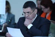 Arben Ahmetaj nga arratia çon në Strasburg shtetin shqiptar: “Më kanë kontrolluar shtëpinë pa të drejtë!”