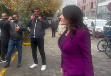 Hetimet për 12 tendera të paracaktuar, drejtoresha e AKSHI-t Mirlinda Karçanaj paraqitet në SPAK/ Biznesmeni i njohur përfitoi miliona euro