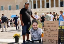 “Ka emra të mëdhenj pas kësaj!” Humbi të birin në tragjedinë e Tempit, Pano Ruçi akuzon qeverinë greke për mbulim të së vërtetës: Ja çfarë transportohej në tren