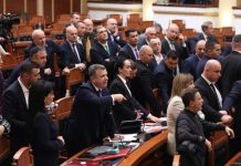 Ofendimi ndaj Albana Vokshit në Kuvend, Sekretariati i Etikës rrëzon kërkesën për përjashtimin e Taulant Ballës, por përjashtin Bardhin dhe Balliun